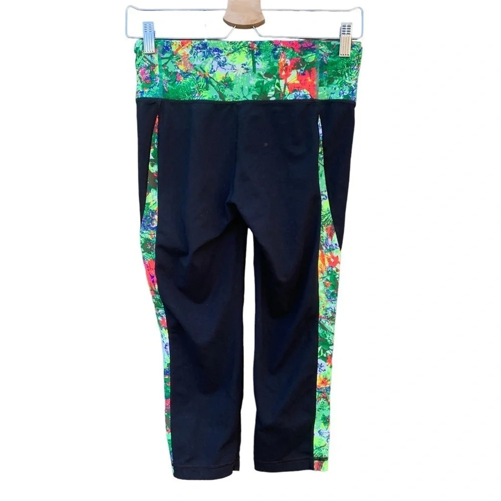 Athleta Watercolor Revelation Remix Capri Tight Leggings Floral Multicolor [S]